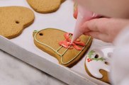 This Buckingham Palace Christmas Cookie is a Royal Favorite