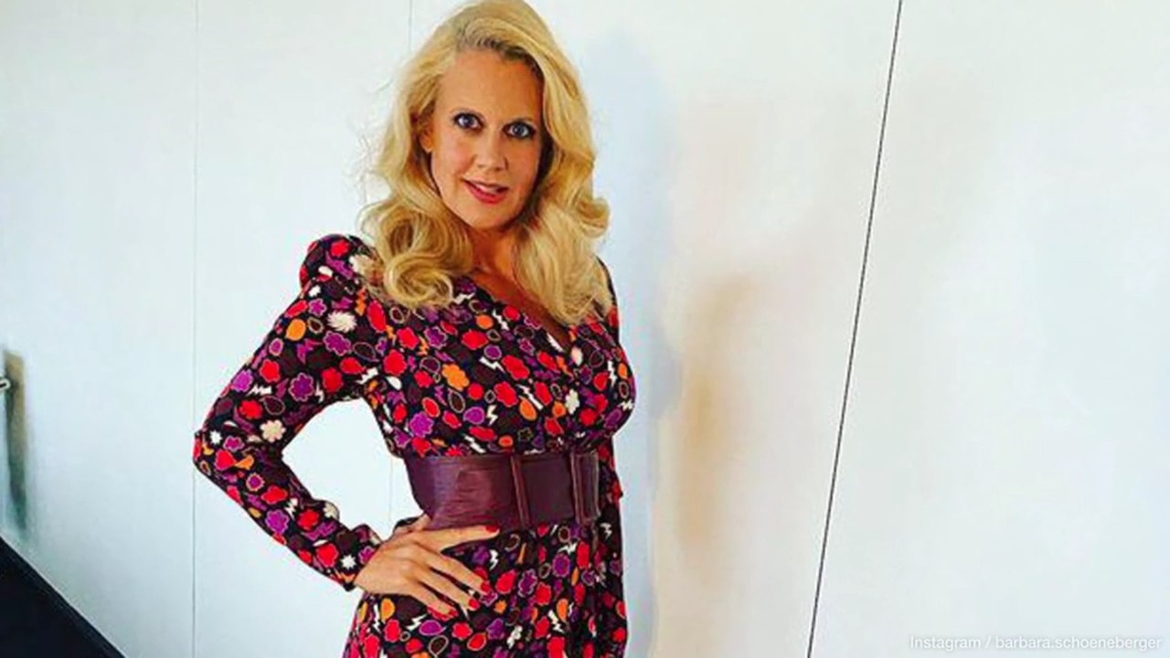 „Fast wie Sophia Thomalla“: Barbara Schöneberger schmeißt sich in sexy Pose