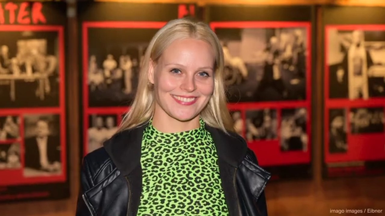 Oben ohne: Jenny Löffler lässt die Hüllen fallen