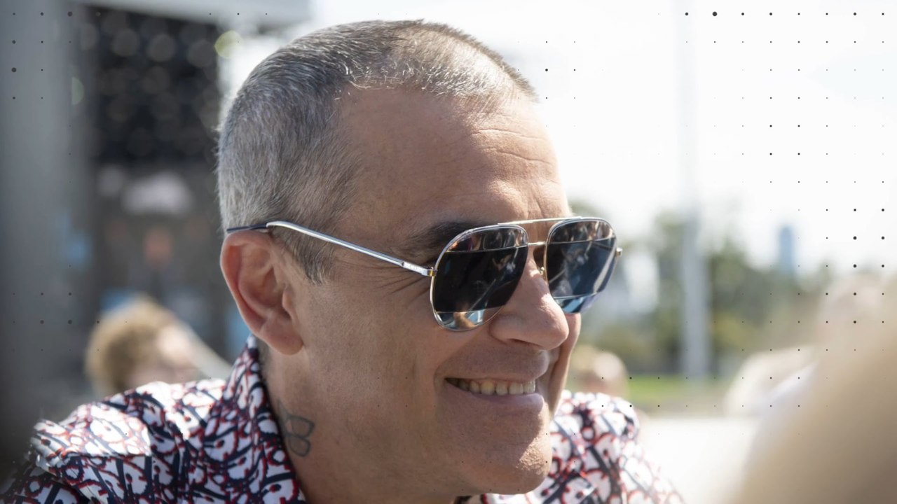 Neuer Quarantäne-Look: Robbie Williams rasiert sich eine Glatze