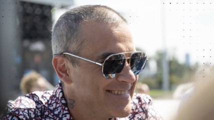 Neuer Quarantäne-Look: Robbie Williams rasiert sich eine Glatze