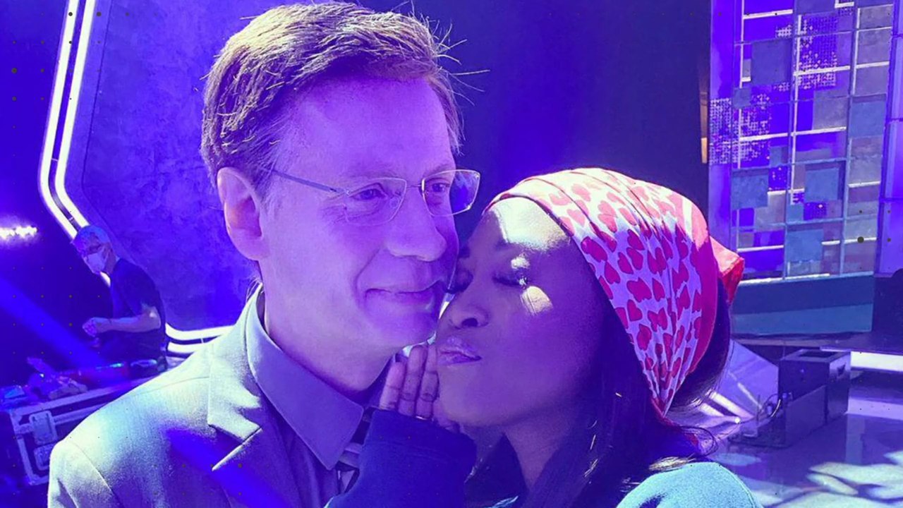 Huch, was geht denn hier? Motsi Mabuse kuschelt mit Günther Jauch