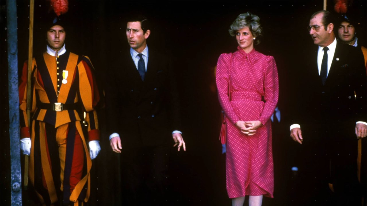 Kates Vintage-Kleid erinnert uns an Lady Dis Look 1985