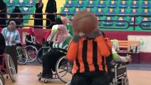لاعبات كرة سلة يمنيات على كراسي متحركة في مواجهة الحرب والمجتمع