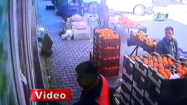 Semt pazarında dehşet