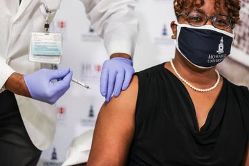 FDA Advises Watching for Bell's Palsy in COVID-19 Vaccine Recipients