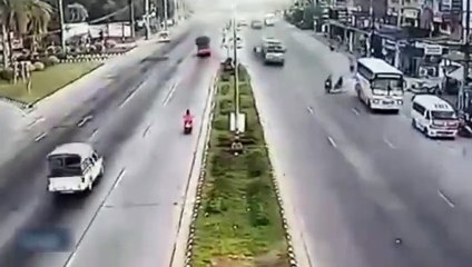 Otoyolda akıl almaz ölüm böyle görüntülendi