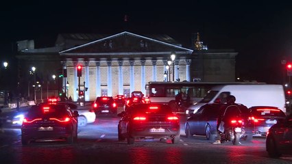 Francia inicia un desconfinamiento paulatino antes de Navidad