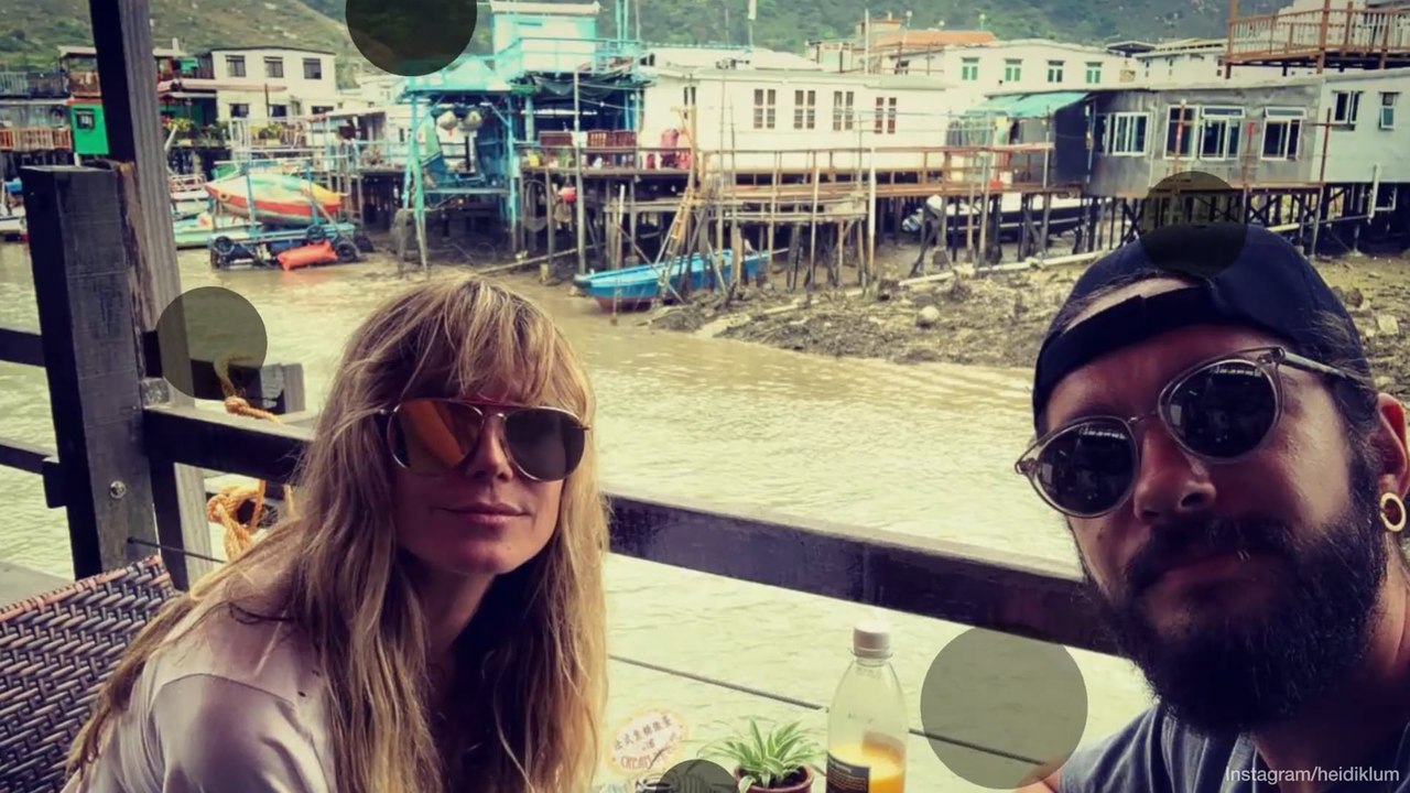 Doch nicht schwanger? Heidi Klum und Tom Kaulitz sitzen mit Bier im Café