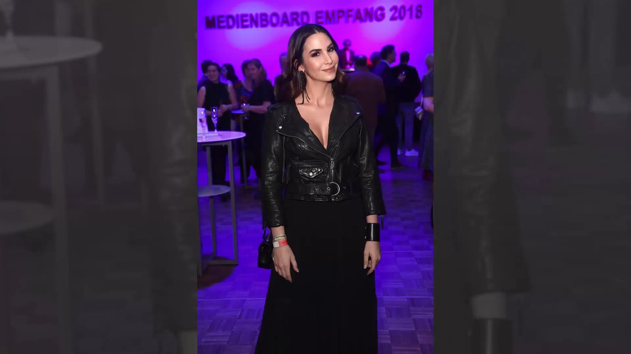 Sila Sahin: Wehen im Flugzeug