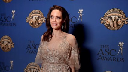 Download Video: Seltenes Foto: So habt ihr Angelina Jolie noch nie gesehen