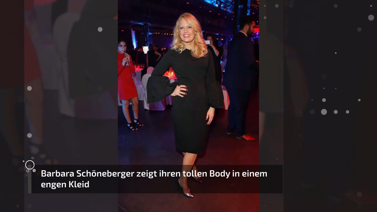 Barbara Schöneberger zeigt ihren tollen Body in einem engen Kleid