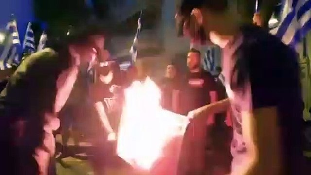 Ayasofya hazımsızlığı bunu da yaptırdı! Türk bayrağını alçakça yaktılar