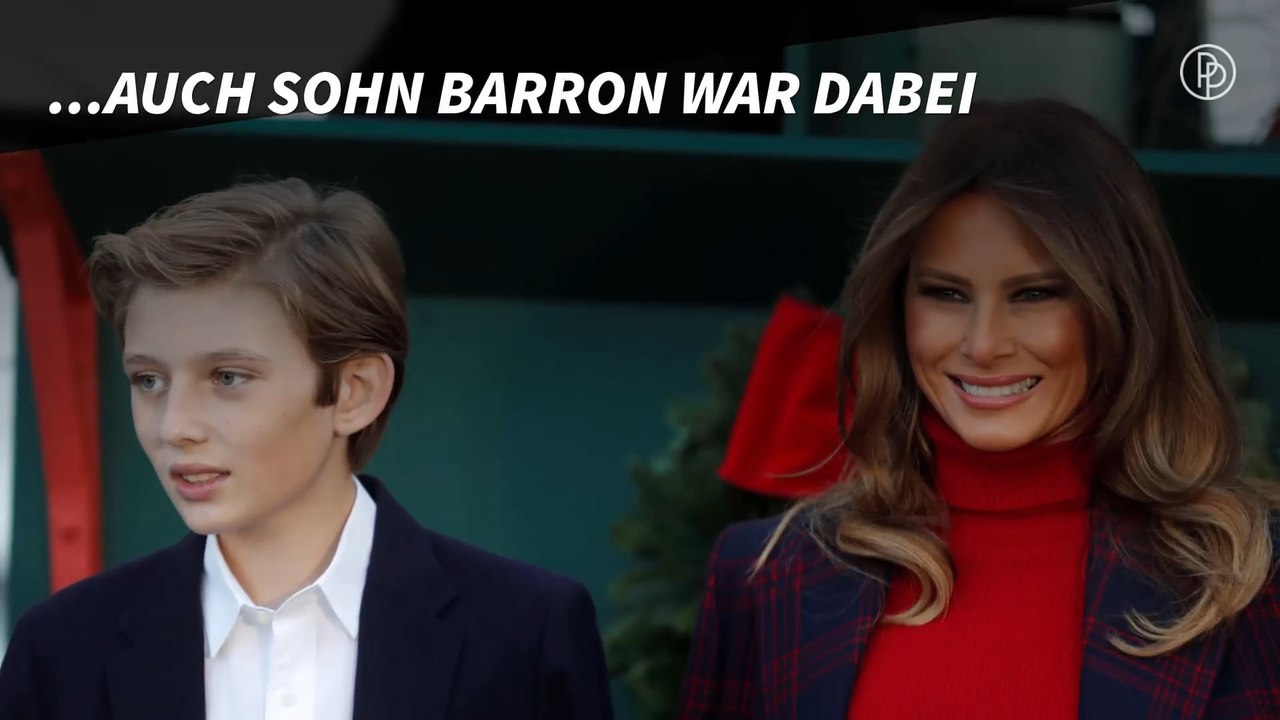 Melania Trump nimmt den Weihnachtsbaum für das Weiße Haus entgegen