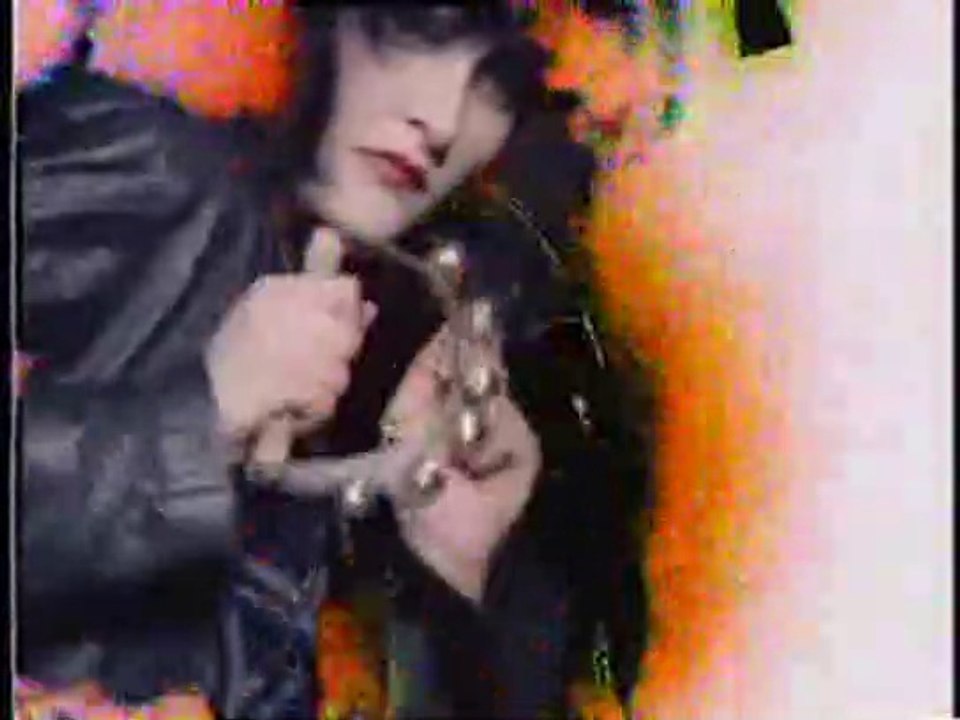 SIOUXSIE & THE BANSHEES – "I ** S ** R ** A ** E ** L" (Alt video version, 1981)