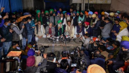 Farmers adamant on their demand, protest continues