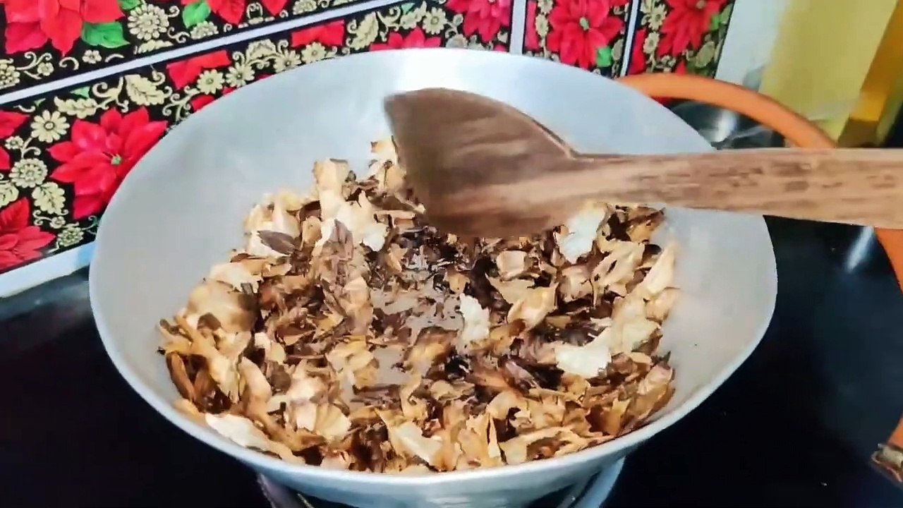 DIY GARLIC SKIN BLACK POWDER || HOW TO USE GARLIC PEEL POWDER-BLACK HAIR || HOME REMEDY FOR GREY HAIR  || BENEFIT OF GARLIC SKIN