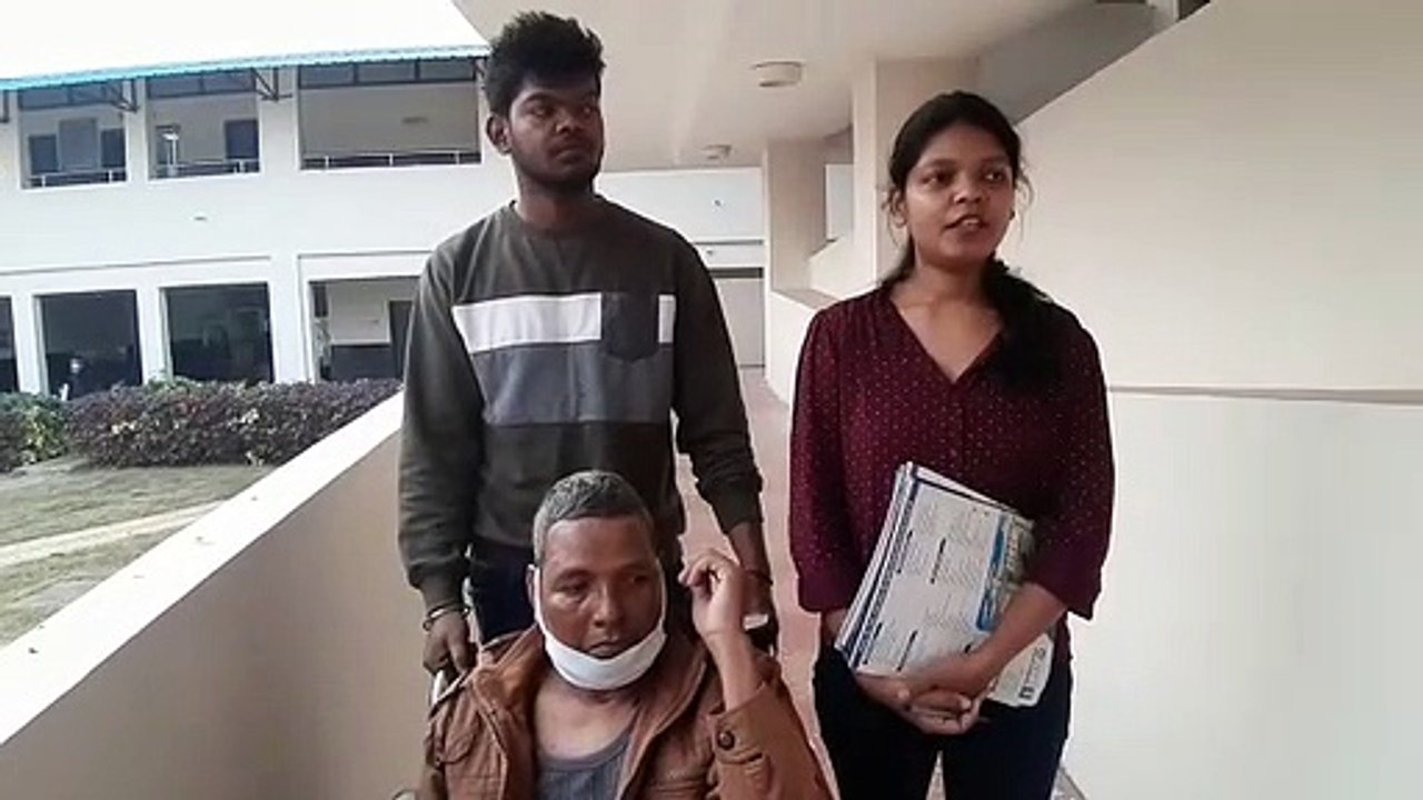 पैरालिसिस से पीड़ित प्लाटून कमांडर के बच्चों ने...