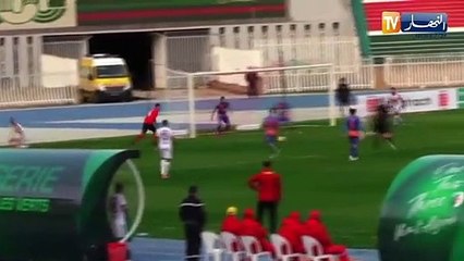 مولودية الجزائر تفوز على أولمبي المدية بثلاثية وتحتل الصدارة