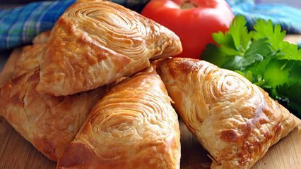 Самса с курицей из слоёного теста