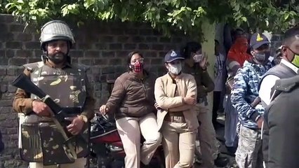 कुख्यात अपराधी रोहित पाल के पवासा के दो अवैध मकानों पर चले हथोड़े