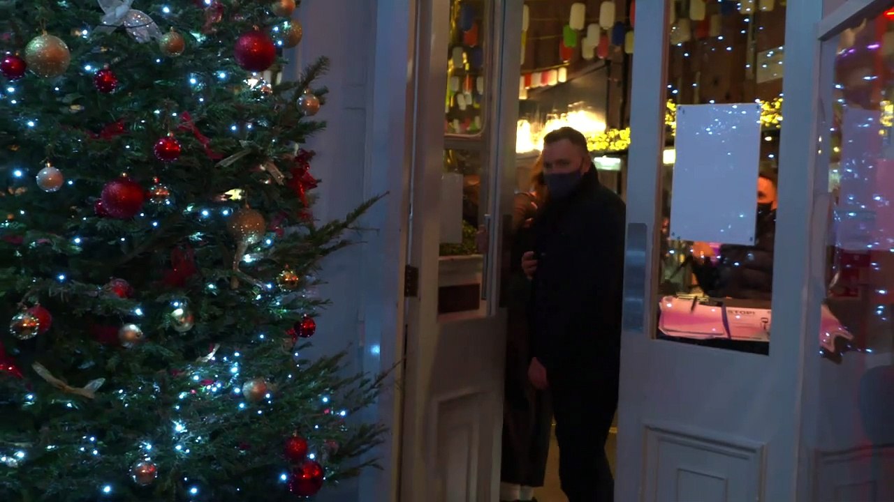 Bars, pubs and restaurants shut as London moves to Tier 3