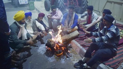 Facing difficulties in cold but will continue fight: Farmers