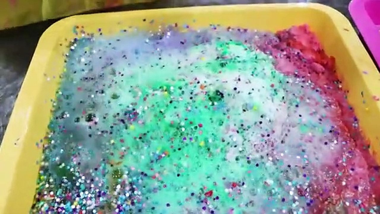 Christmas Tree Easy DIY Science Experiments for Kids Baking Soda and Vinegar