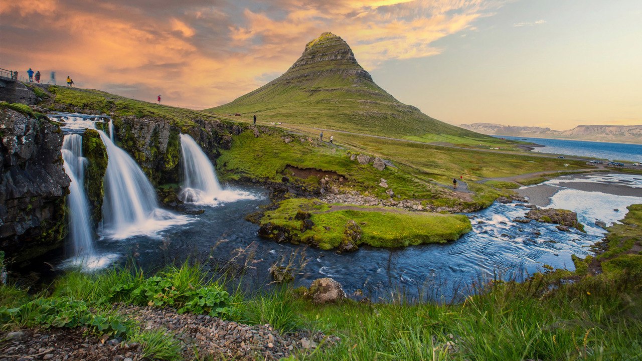 Iceland Introduces the Idea of Joyscrolling With Waterfalls, Geysers, and Puffins