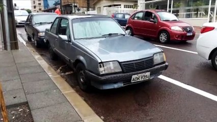 Homem é detido e carro recuperado no centro de Cascavel