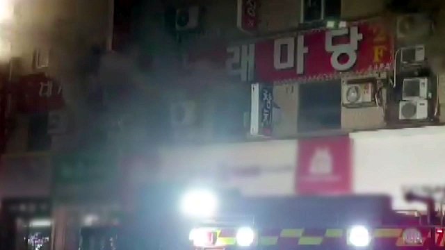 경기도 안산 노래방에서 불...1명 이송 / YTN