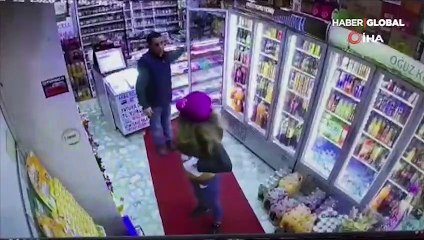 Önce soydu sonra soyundu