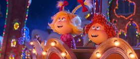 Dr. Seuss' The Grinch movie clip - Lighting Whoville's Tree