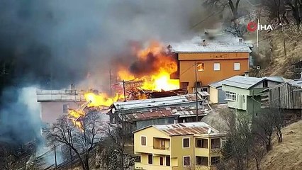 Rize'de büyük yangın! Çok sayıda eve sıçradı