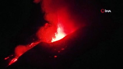 Etna Yanardağı yeniden faaliyete geçti