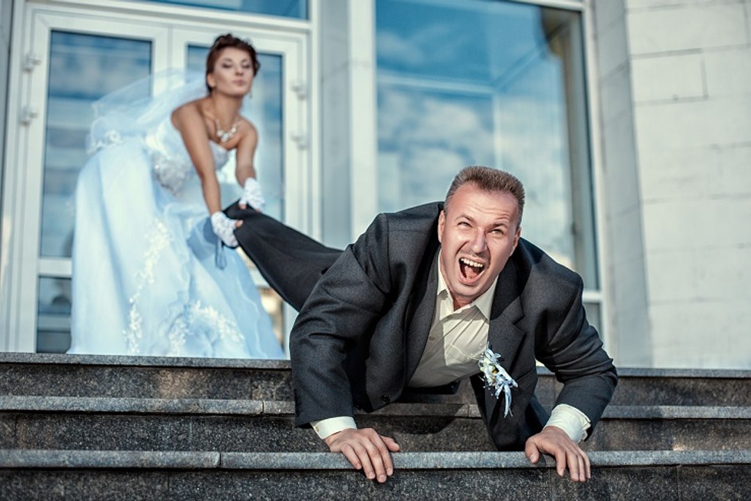 Les hommes ignorent leur femme 388 fois par an mais ce n'est pas leur faute... Regardez