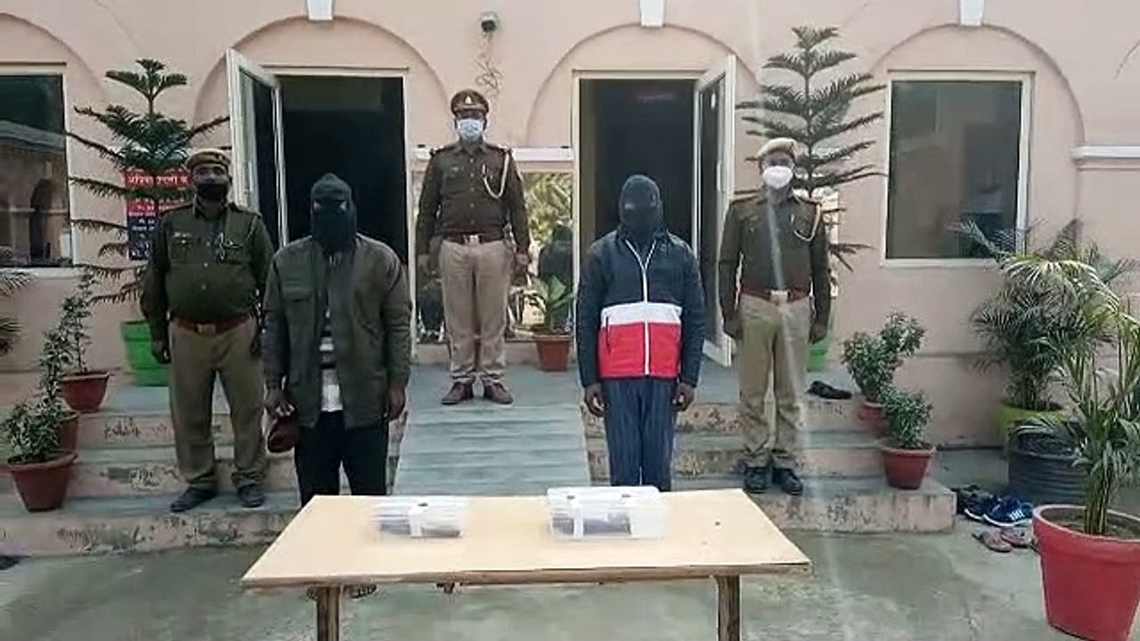 15 हजार के दो इनामिया बदमाश असलहा सहित गिरफ्तार