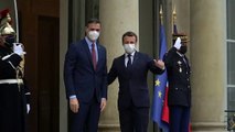 Macron da positivo por coronavirus y se mantendrá en aislamiento