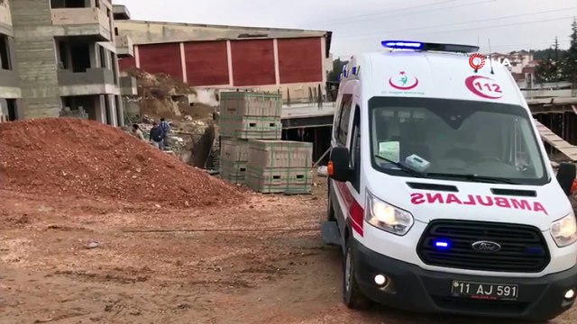 4'üncü kattan yere düşen inşaat işçisi ağır yaralandı