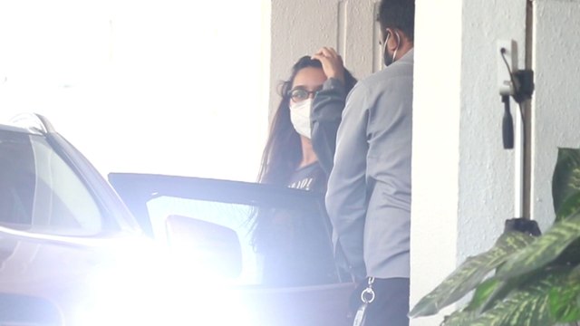 Shraddha Kapoor spotted at Luv Ranjan office at Juhu | FilmiBeat