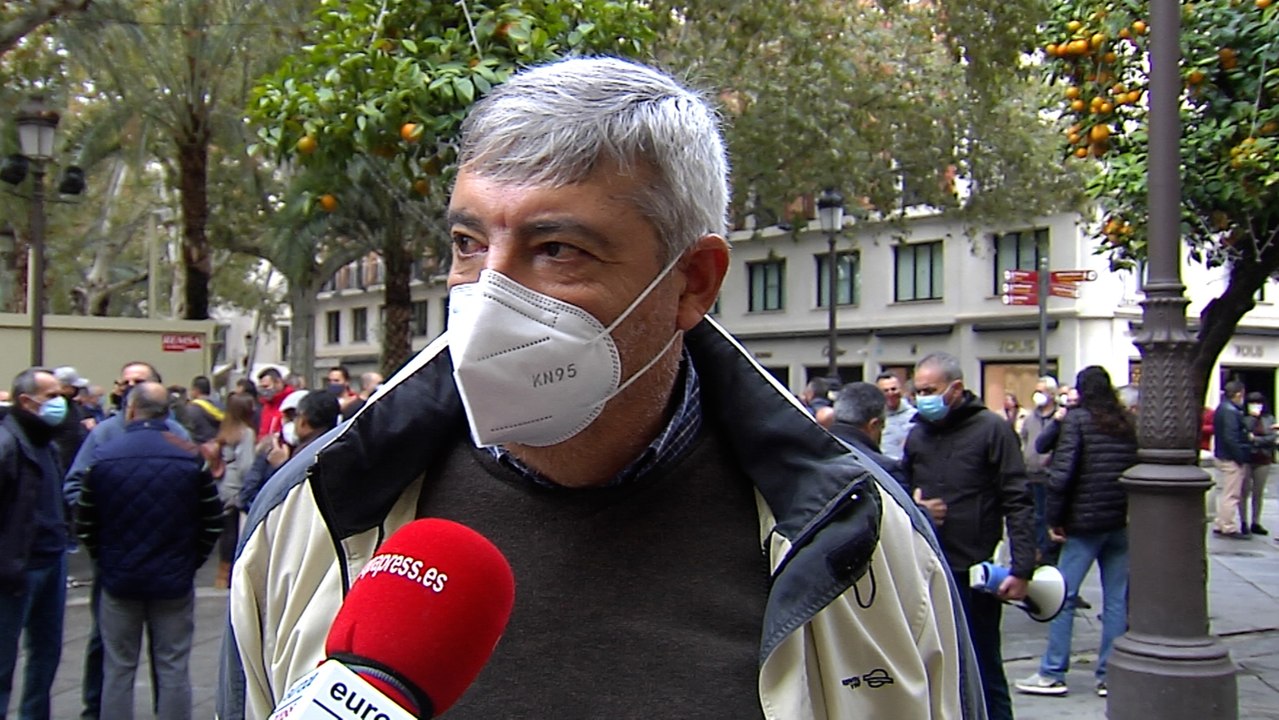 Los taxistas protestan en demanda de ayudas municipales "directas"