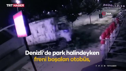 Freni boşalan otobüs park halindeki araçlara çarptı