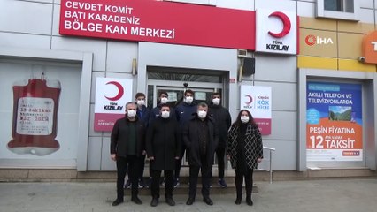 Korona virüsü atlatan Düzcesporlu futbolcular, immün plazma bağışladı