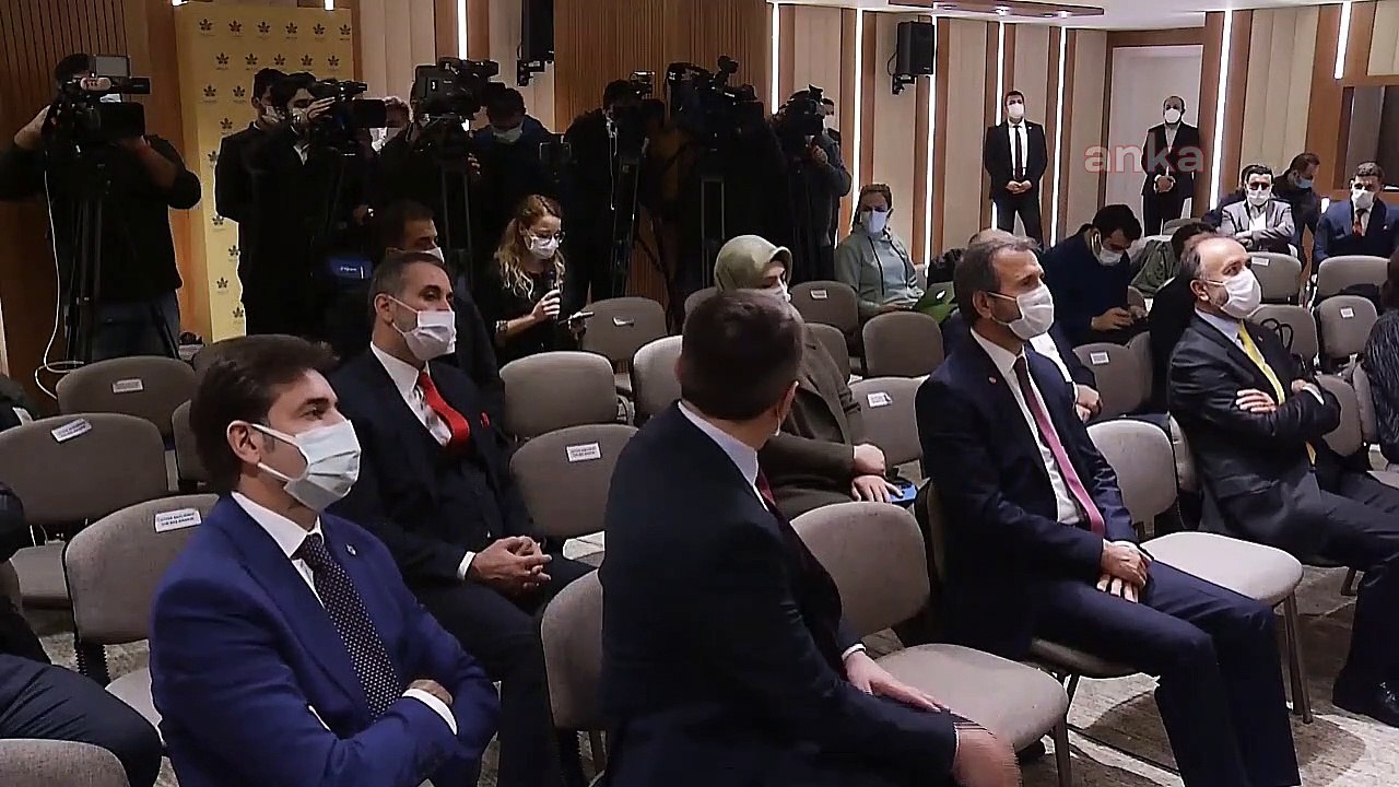 Karamollaoğlu-Davutoğlu görüşmesi: Devletin kırmızı bültenle aradığı teröristi TRT’de ağırlayan kimlerse...