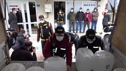 Kargo şirketine gönderilen 1 ton sahte içki ele geçirildi