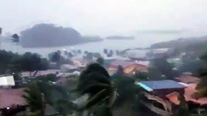 شاهد.. إعصار ياسا يضرب فيجي والسلطات تطالب سكان القرى بمغادرتها