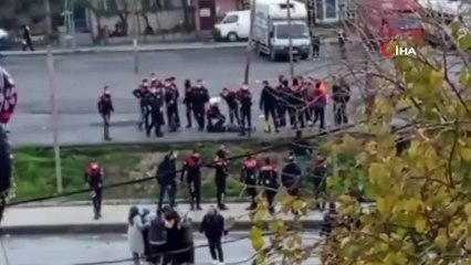 Küçükçekmece'de aileler arası silahlı kavga: 3 yaralı