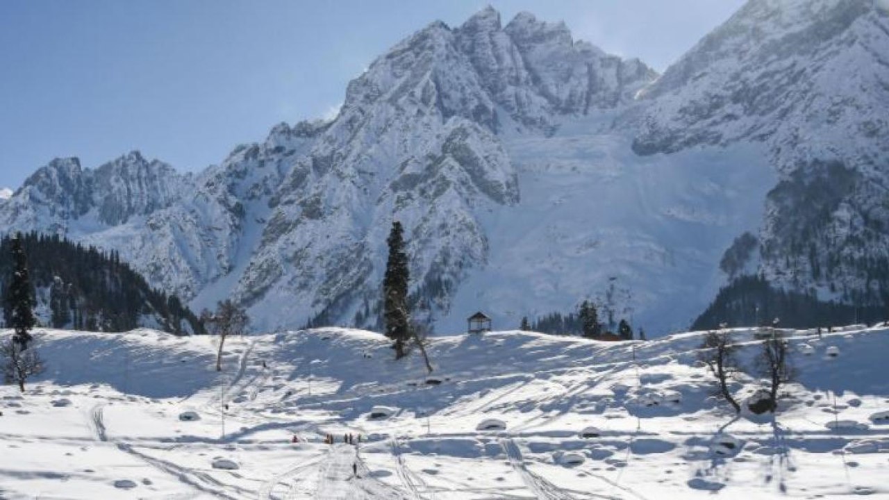 Jawans guard LoC in sub-zero temperatures