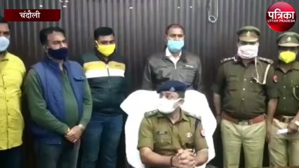 रात में हुआ एनकाउंटर सुबह पुलिस के साथ फोटो खिंचवाता दिखा 25000 इनामी बदमाश