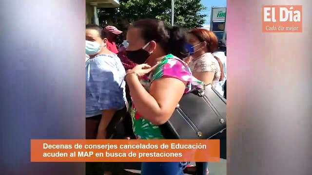 Decenas de conserjes cancelados de Educación acuden al MAP en busca de prestaciones